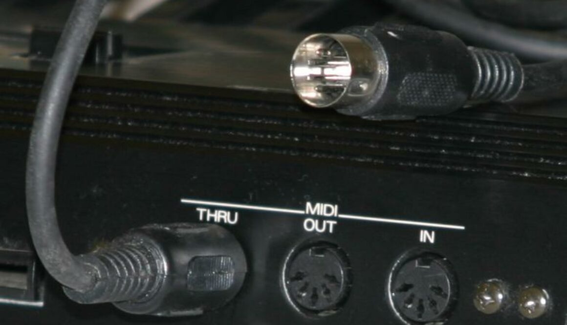 Midi_ports_and_cable